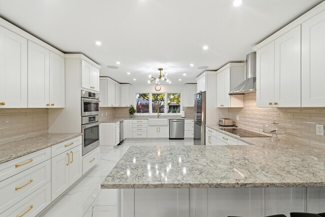 Building Photo - 8661 Craigston Ct