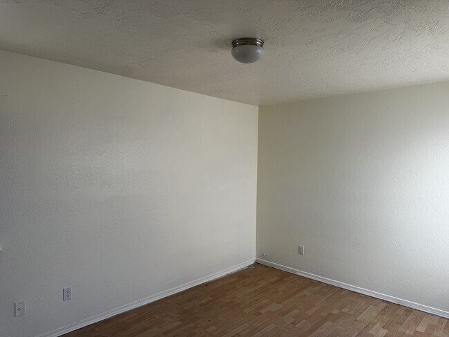 Building Photo - 16280 Jasmine St