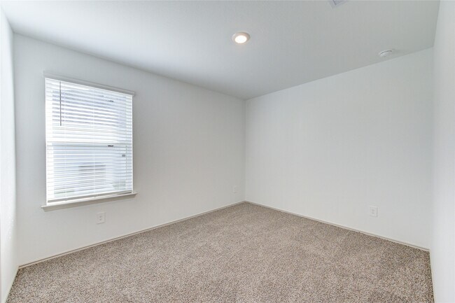 Building Photo - 1806 Laguna Wy