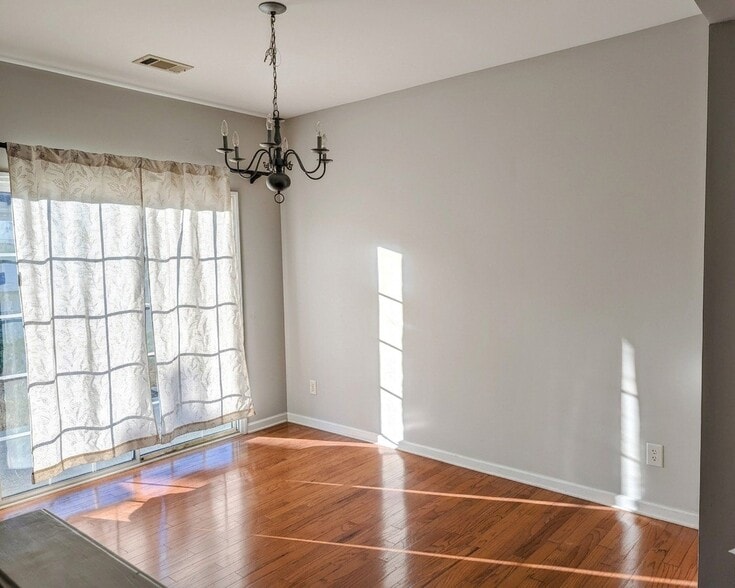 Building Photo - 955 Prestwyck Ct