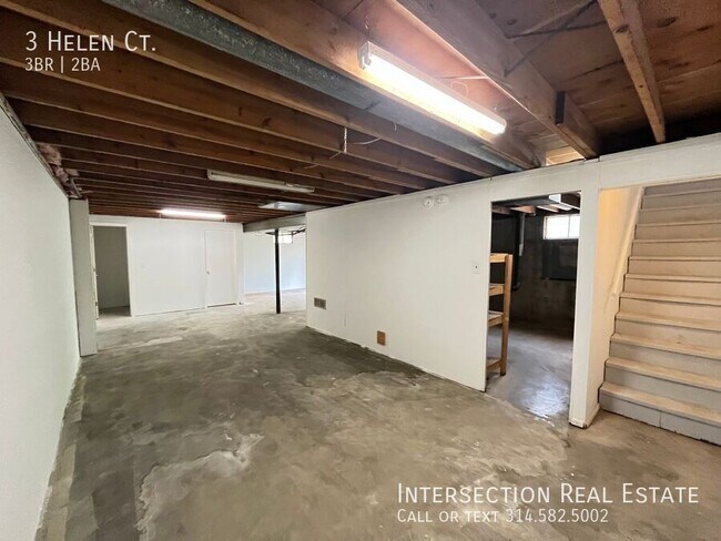 Building Photo - 3 Helen Ct