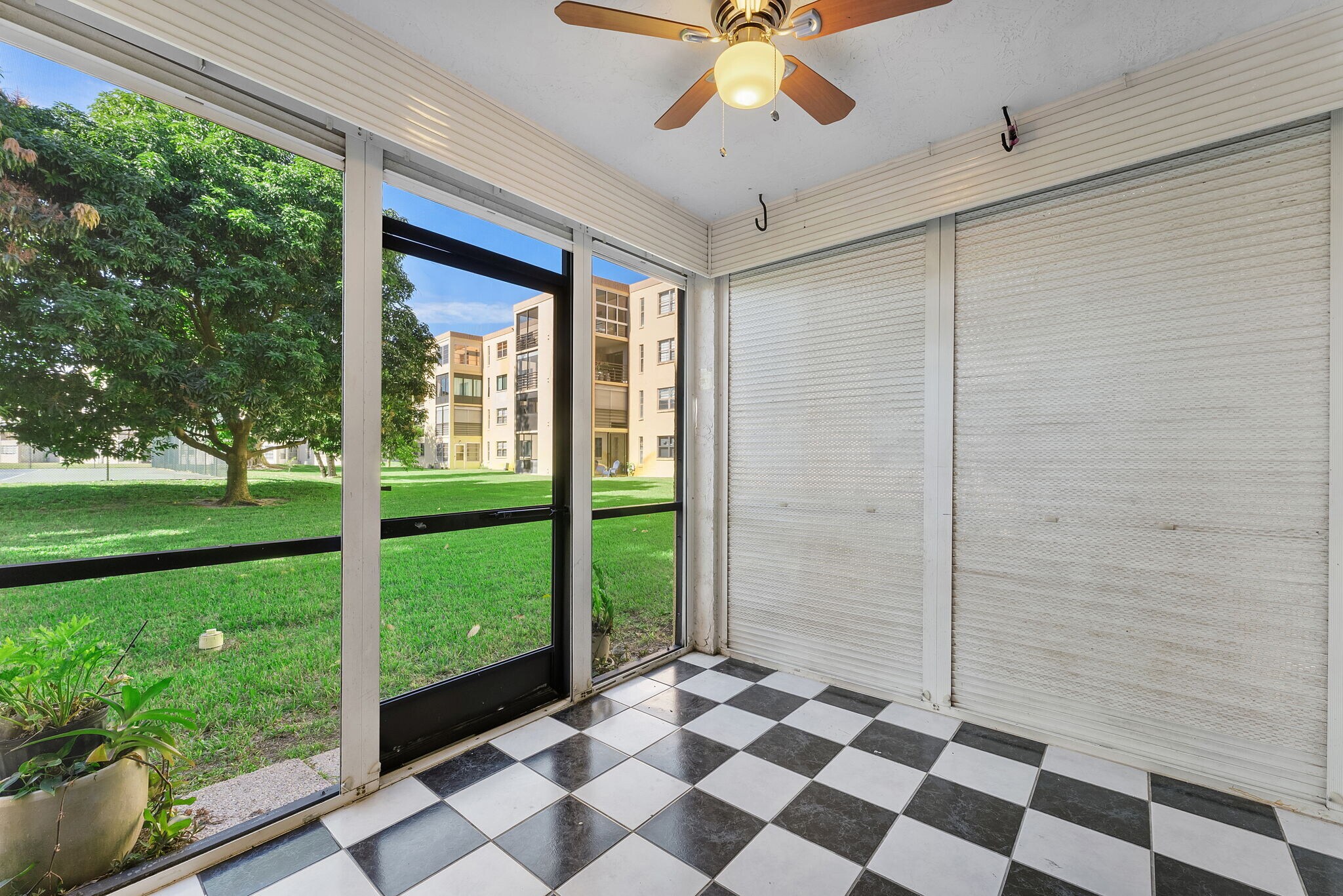 Building Photo - 9370 SW 8th St