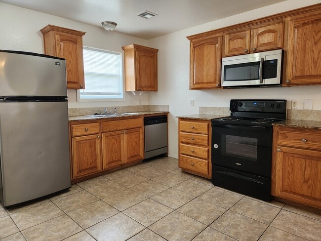 Building Photo - 63080 E 285 Ct