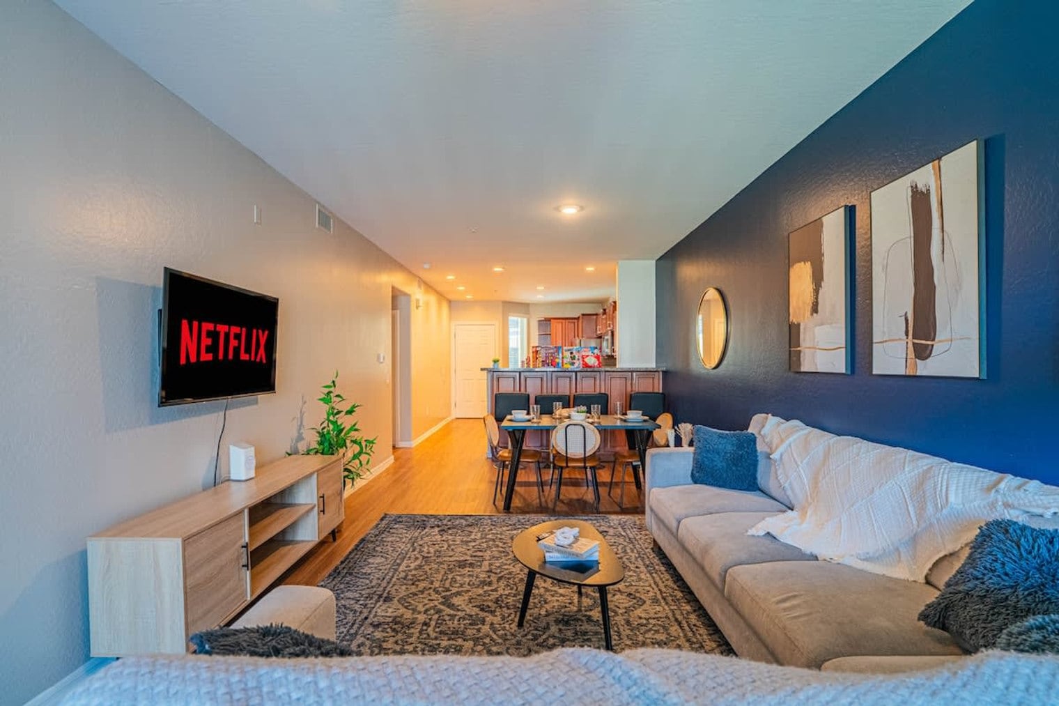 Building Photo - 1275 E University Dr