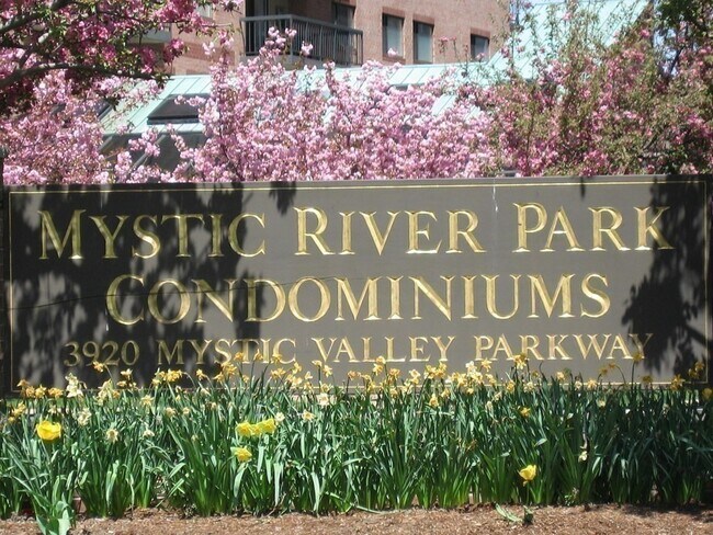 Building Photo - 3920 Mystic Valley Pkwy