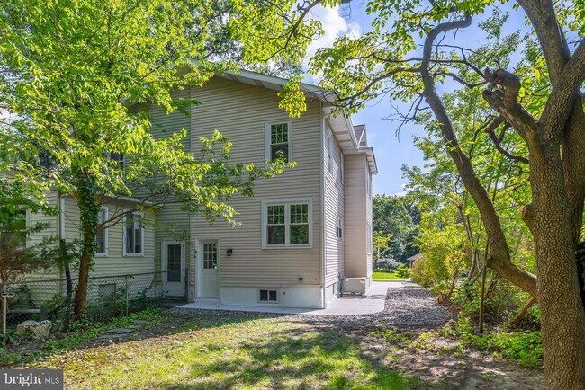 Building Photo - 511 Bettlewood Ave