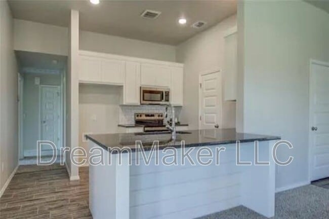 Building Photo - 2401 28th Ter