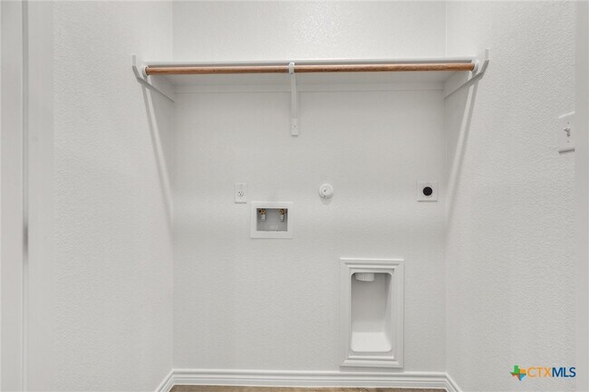 Building Photo - 3902 American Elm