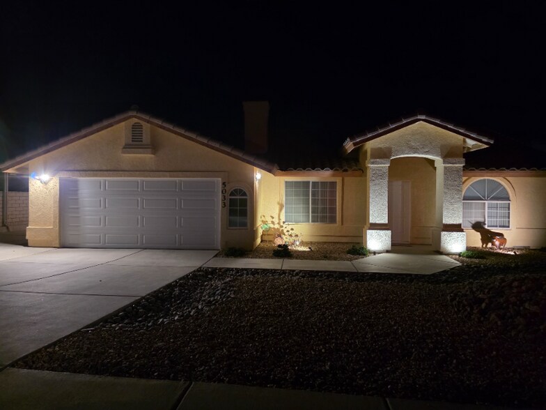 Building Photo - 5033 Emerald River Dr