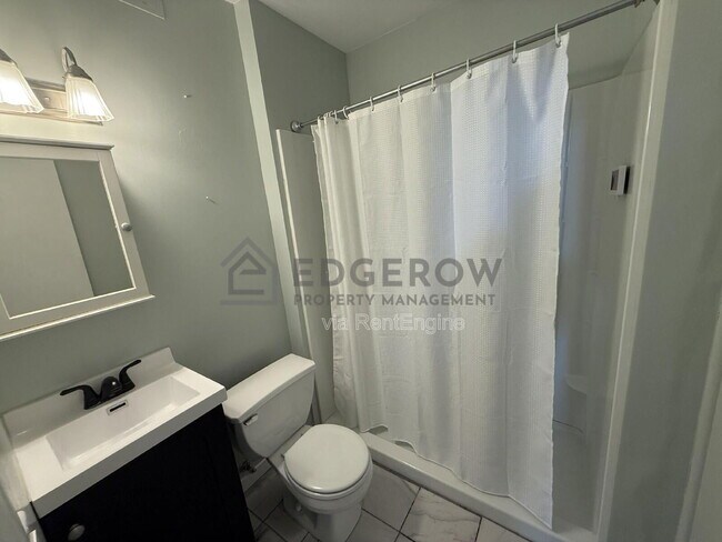 Building Photo - 2714 Colton Dr SE