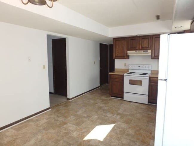Building Photo - Nice 3 Bed 1.5 Bath Duplex SW Columbia!