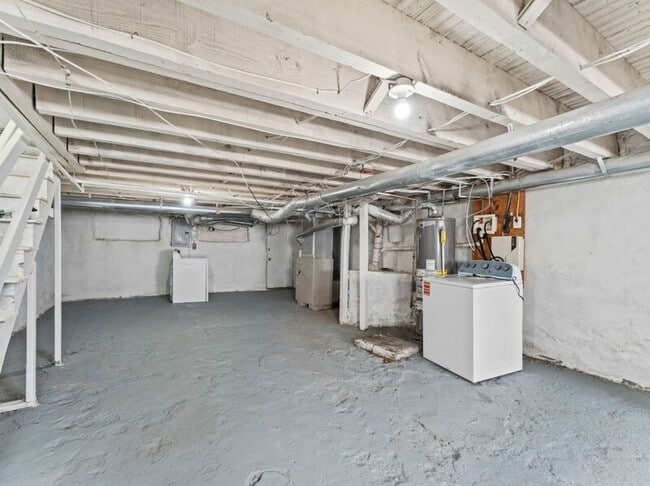 Building Photo - 1943 Stenton Ave