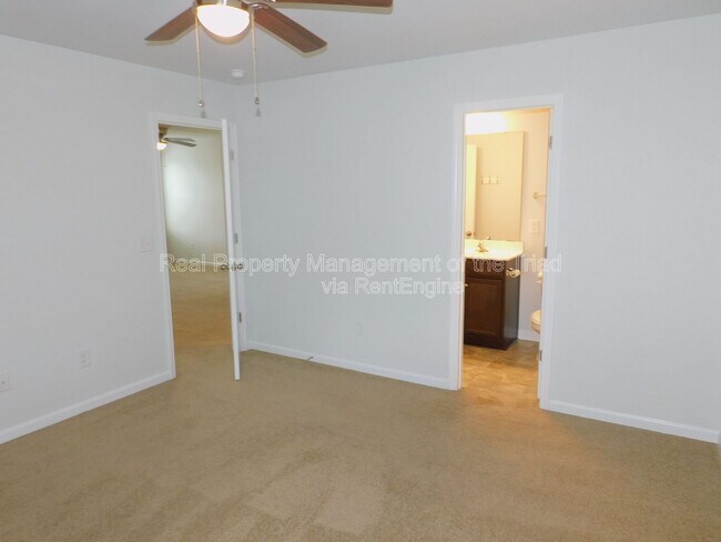 Building Photo - 390 Spaulding St