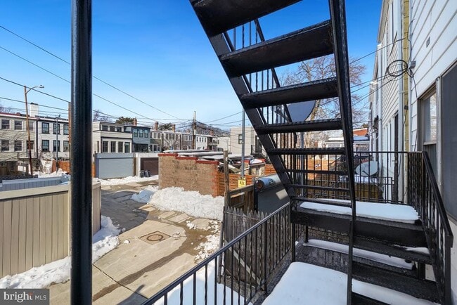 Building Photo - 249 11th St SE