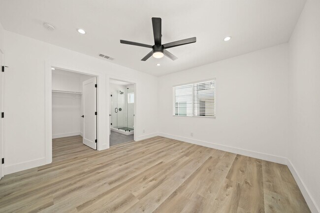 Building Photo - 4832 Downey Ave