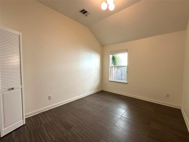 Building Photo - 615 Spanish Mustang Dr