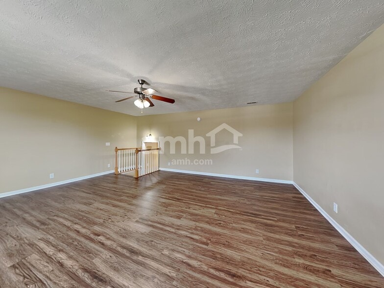 Building Photo - 2740 N Whitfield Rd