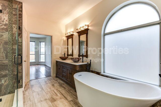 Building Photo - 6721 Hayling Way