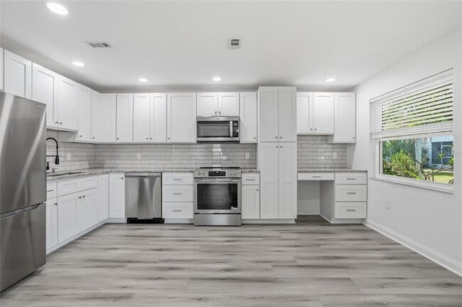 Building Photo - 379 S McMullen Booth Rd