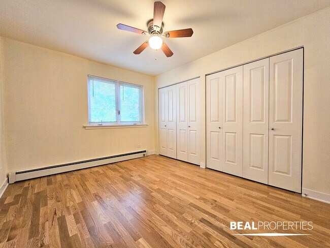 Building Photo - 625 W Wrightwood Ave