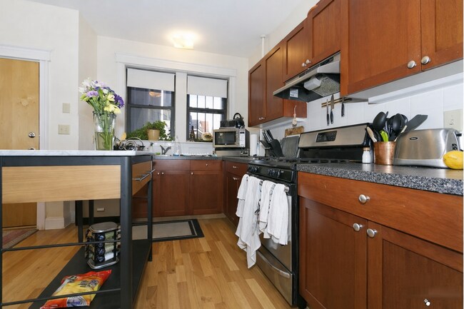 Building Photo - 76 Quint Ave