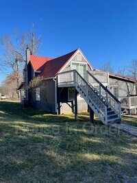 Building Photo - 9 Jesse Ln