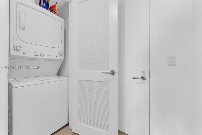 Building Photo - 1100 S Miami Ave