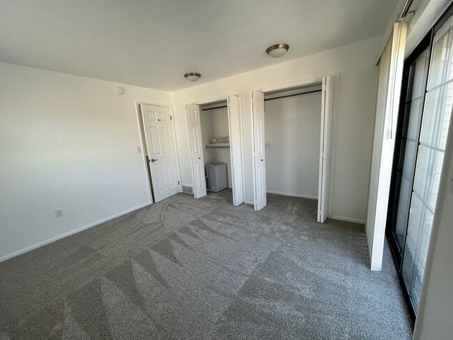 Building Photo - 2-Bedroom Condo Available in Boulder's Kin...