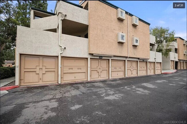 Building Photo - 9785 Mesa Springs Way