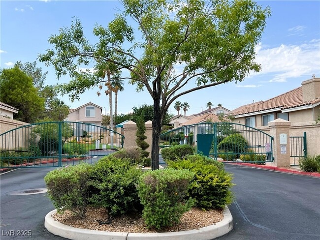 Building Photo - 2183 Polynesia Cir