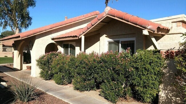 Building Photo - 49225 Eisenhower Dr