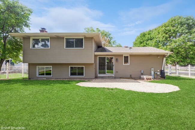 Building Photo - 98 Quail Hollow Ct