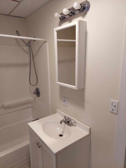 Building Photo - 55 Bradbury St