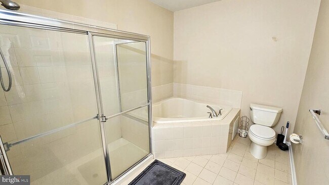 Building Photo - 51 Farrah Dr