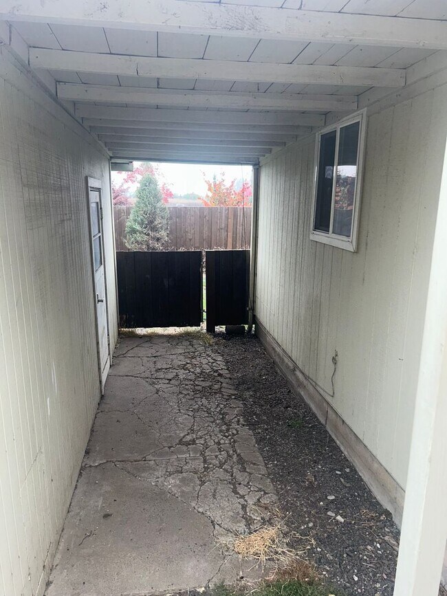 Building Photo - 29133 Milliron Rd