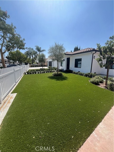 Building Photo - 7274 Century