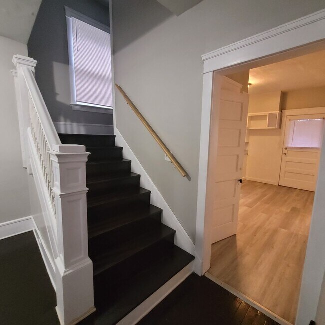 Building Photo - 2029 W99th Street