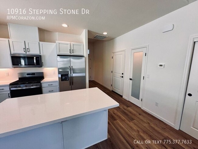 Building Photo - 10916 Stepping Stone Dr