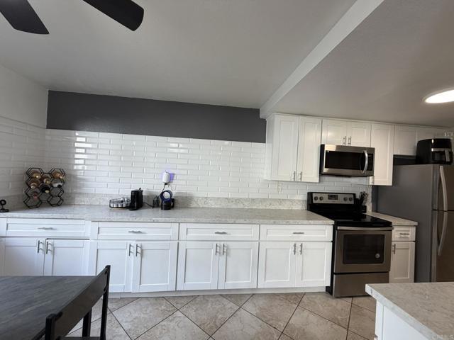 Building Photo - 1691 Melrose Ave