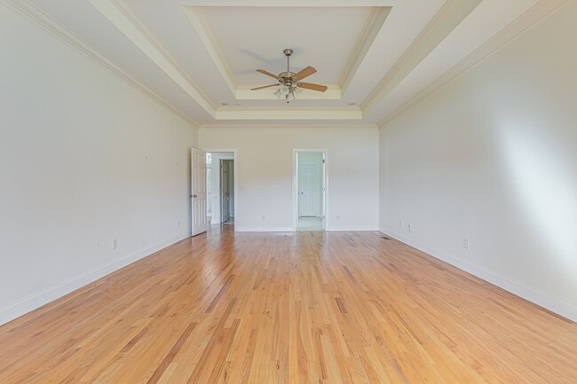 Building Photo - 1822 Lake Wateree Dr
