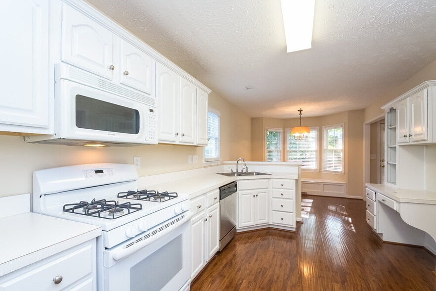 Building Photo - 39 Crestview Dr