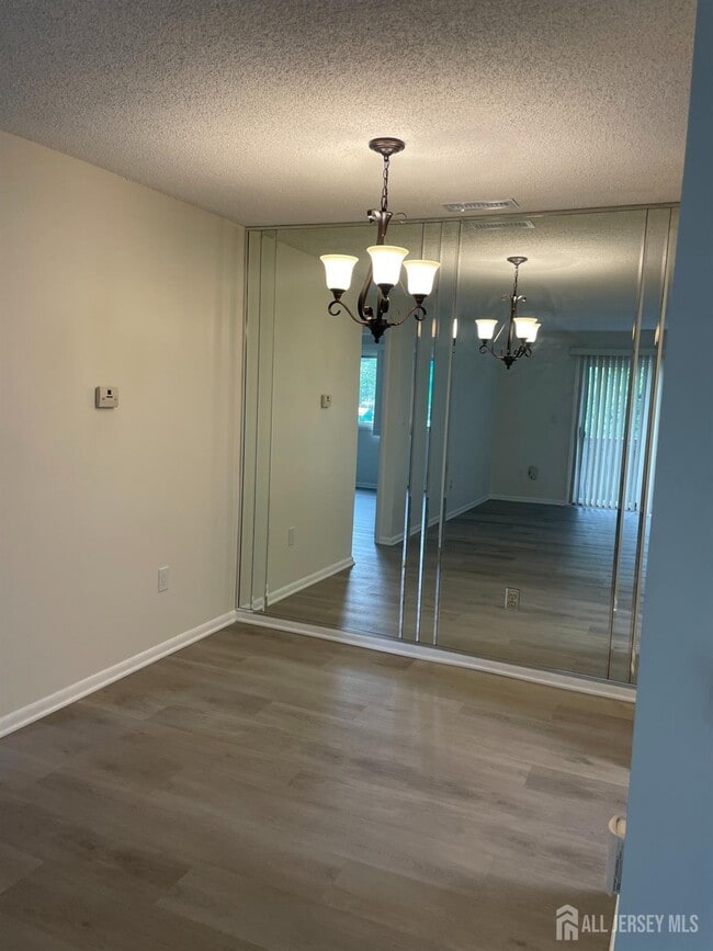 Building Photo - 414 Ravens Crest Dr
