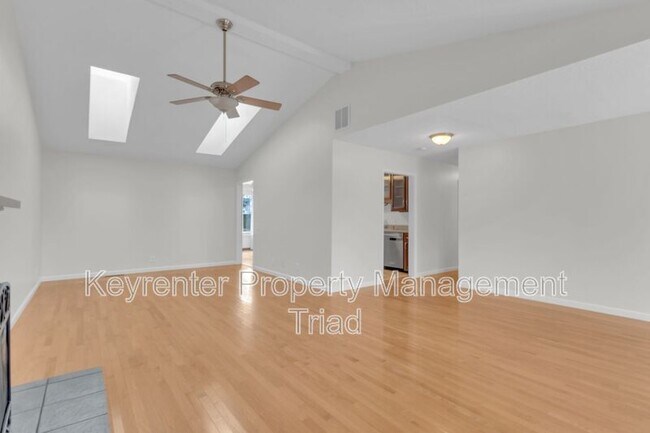 Building Photo - 3959 Lewiston Rd