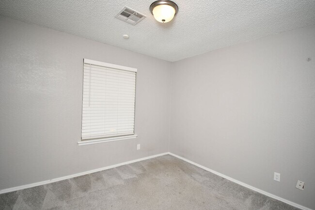 Building Photo - Charming 3-bedroom, 2-bath home in the highly sought-after Bixby School District