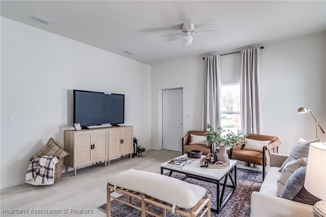 Building Photo - 1302 Ebro Ct