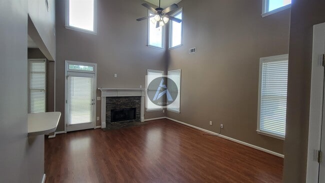 Building Photo - 223 Elmbrook Ln