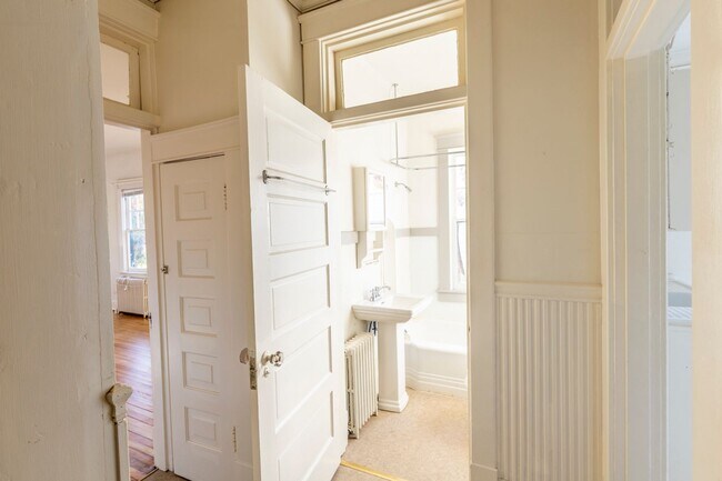 Building Photo - 213 Todd Ave