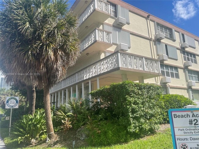 Primary Photo - 1936 S Ocean Dr