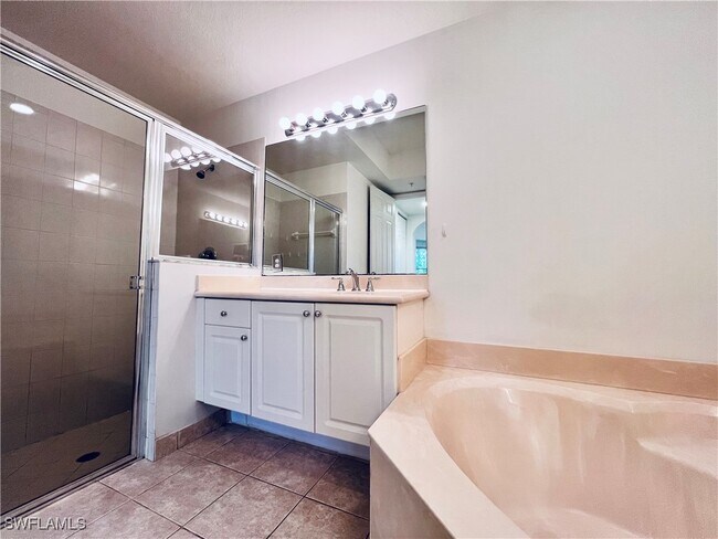 Building Photo - 1435 Mariposa Cir