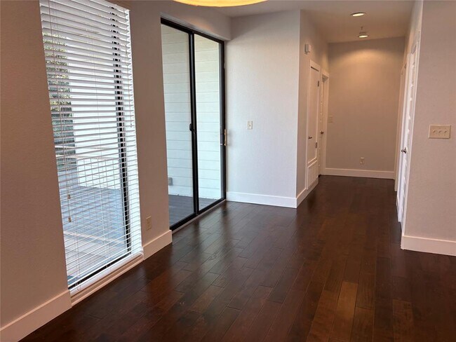 Building Photo - 1512 Forest Trail